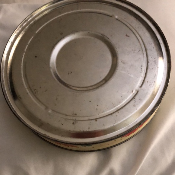 Daisies!! Suzy’s Zoo VINTAGE tin from an estate - Picture 2 of 3